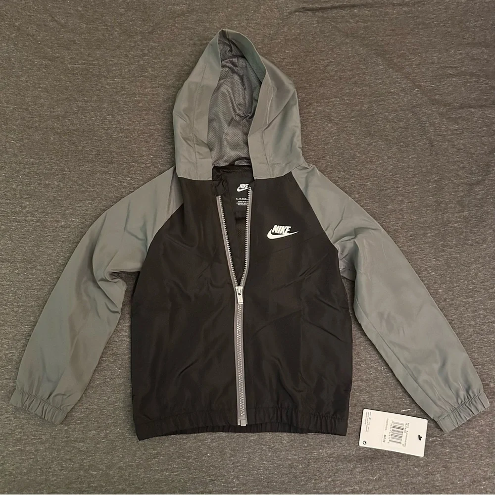 NWT Nike Boys 4T Dri-FIT Hooded Windrunner Jacket Black Smoke Grey $60 MSRP